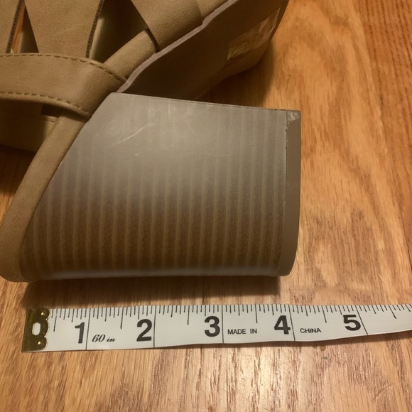 Wedged heels  2/$20 ❤️ - Picture 3 of 3